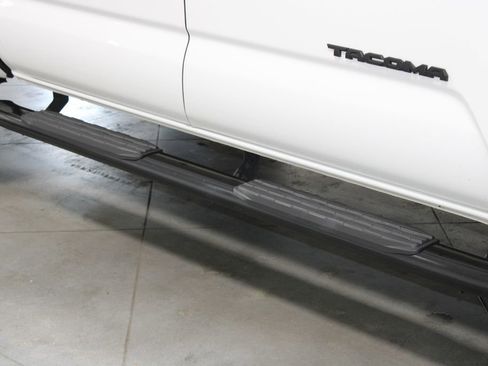 Used 2022 Toyota Tacoma TRD Off-Road w/ Technology Package image 14