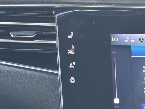 Used 2024 Jeep Wagoneer L Series II w/ Flexible Seating Group image 15