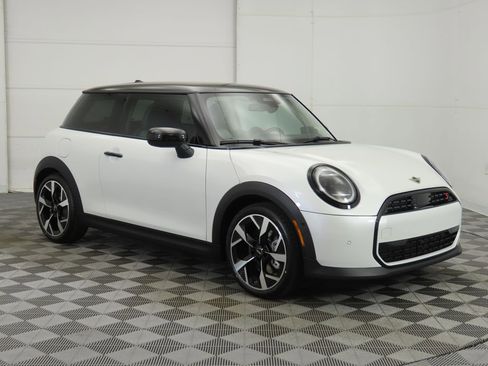 New 2026 MINI Cooper S image 3