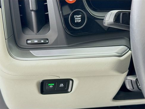 Used 2024 Porsche Cayenne Coupe image 14