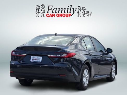 Used 2025 Toyota Camry LE FWD image 4