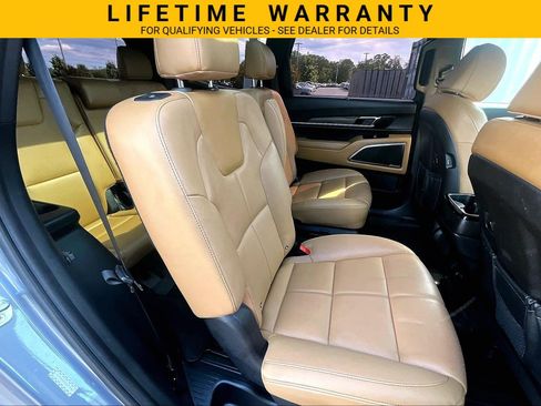 Used 2022 Kia Telluride SX w/ Towing Package FWD image 23
