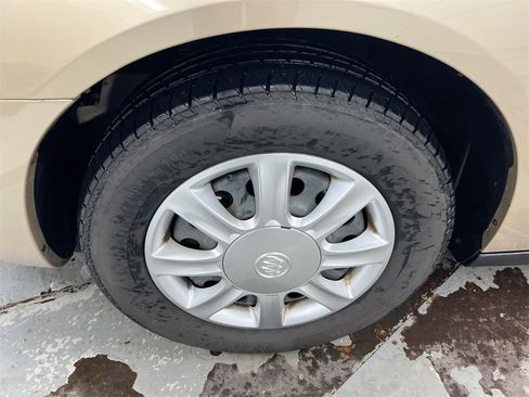 Used 2005 Buick LaCrosse CX image 24