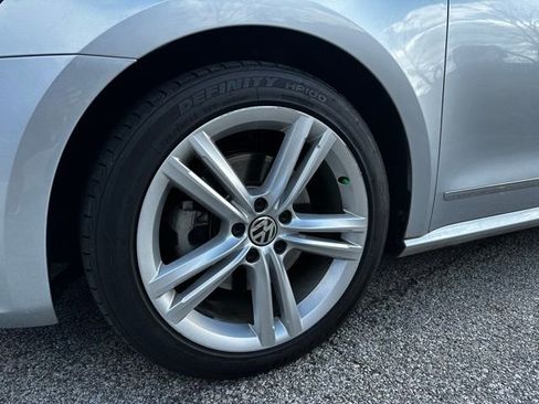 Used 2015 Volkswagen Passat 1.8T SE image 9