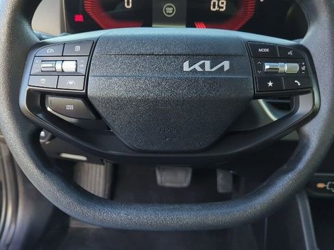Used 2025 Kia K4 LXS image 5