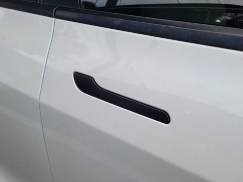 Used 2023 Tesla Model 3 Standard Range RWD image 9