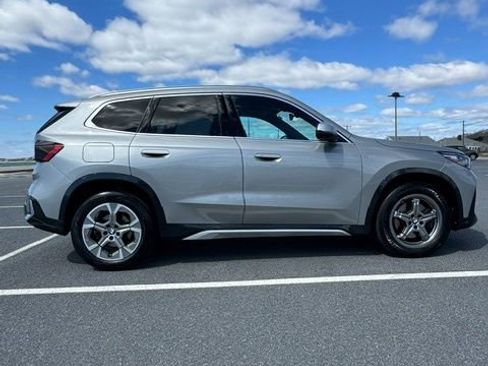 Used 2024 BMW X1 xDrive28i AWD/4WD image 3
