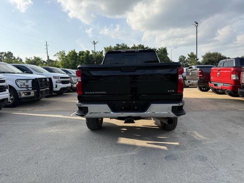 Used 2021 Chevrolet Silverado 2500 LTZ w/ LTZ Convenience Package AWD/4WD image 39