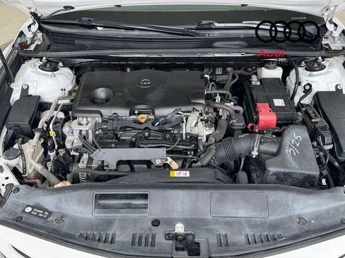 Used 2019 Toyota Camry XSE image 12