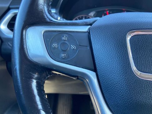 Used 2019 GMC Acadia SLE image 24