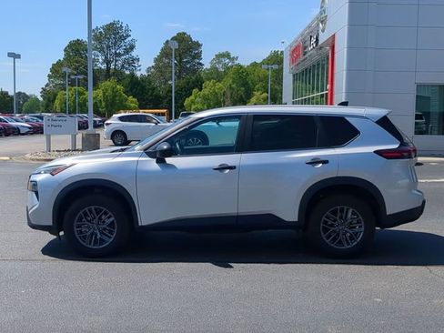 Used 2024 Nissan Rogue S FWD image 6