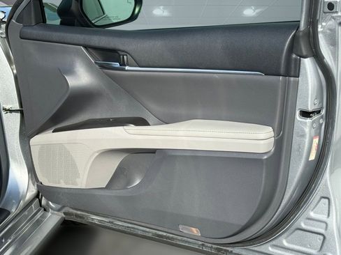 Certified 2022 Toyota Camry XLE image 33
