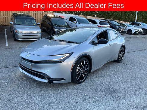 Used 2025 Toyota Prius Plug-In Hybrid FWD image 1