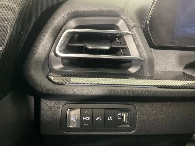 Used 2025 Chevrolet Traverse High Country AWD/4WD image 18
