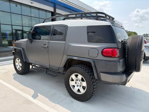 Used 2007 Toyota FJ Cruiser 2WD image 6
