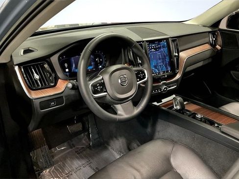 Certified 2023 Volvo XC60 B5 Plus w/ Climate Package image 14