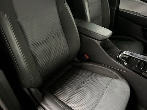 Certified 2025 Chevrolet Trax LT w/ LT Convenience Package image 27