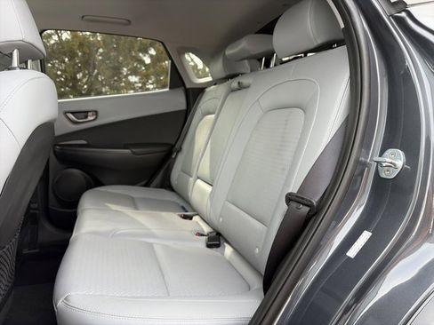 Used 2018 Hyundai Kona Limited image 12