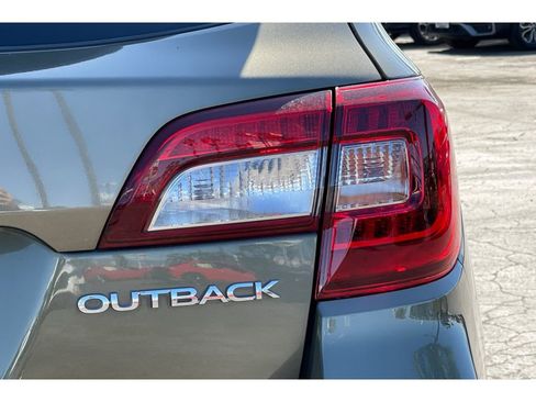 Used 2019 Subaru Outback 2.5i Premium w/ Popular Package #2 image 15