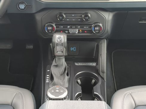 Certified 2024 Ford Bronco Outer Banks image 17