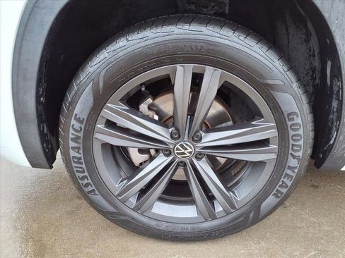 Used 2021 Volkswagen Atlas SE w/ Panoramic Sunroof Package image 22