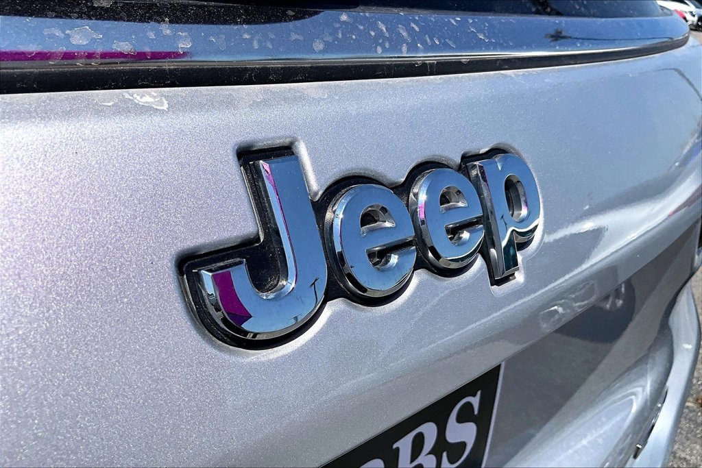 Used 2024 Jeep Compass Latitude AWD/4WD image 40