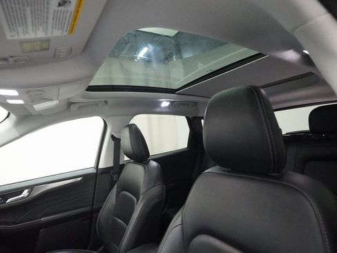 Used 2022 Ford Escape Titanium w/ Class II Trailer Tow Package image 32