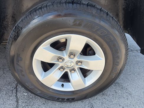 Used 2019 RAM 1500 Classic SLT RWD image 20
