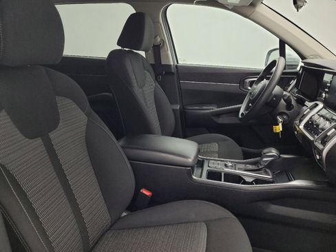 Used 2022 Kia Sorento LX image 21
