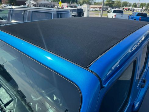 Used 2022 Jeep Wrangler Unlimited Sahara image 4