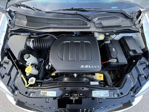 Used 2019 Dodge Grand Caravan SE FWD image 26