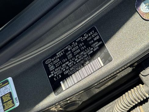 Certified 2025 Hyundai Elantra Sport w/ Cargo Package image 7