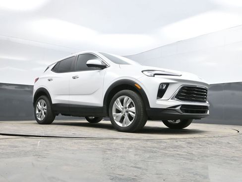 Used 2025 Buick Encore GX Preferred image 28