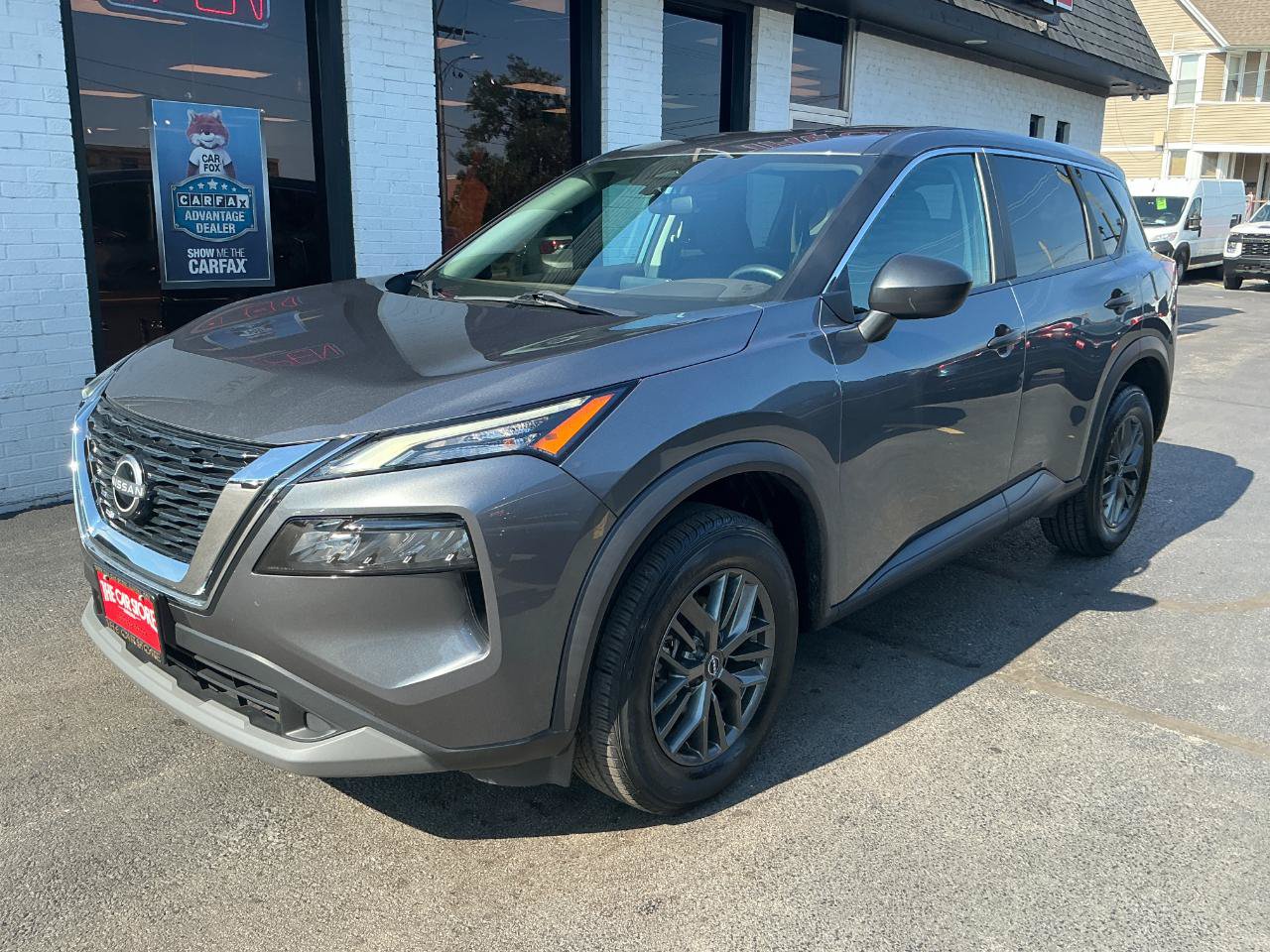 Used 2023 Nissan Rogue S AWD/4WD image 2