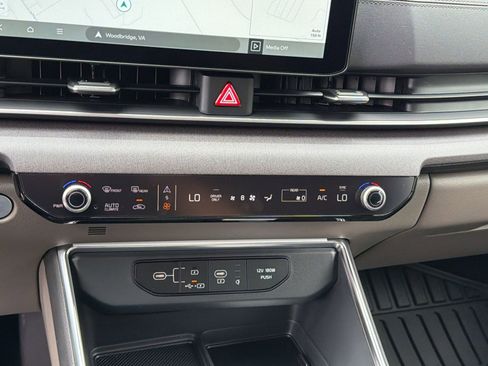 New 2026 Kia Carnival EX FWD image 23