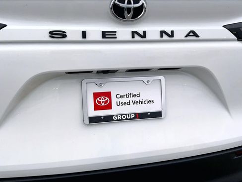 Used 2026 Toyota Sienna LE FWD image 10