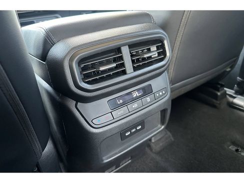 Used 2024 Honda Pilot Touring image 45