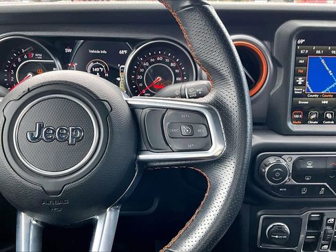 Used 2022 Jeep Gladiator Mojave w/ Auxiliary Switch Group image 25