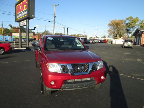 Used 2014 Nissan Frontier SV w/ SV Value Truck Package image 6