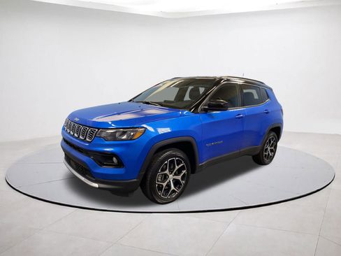Certified 2024 Jeep Compass Limited image 3