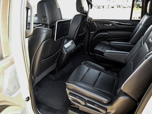 Used 2021 Cadillac Escalade ESV Sport image 39