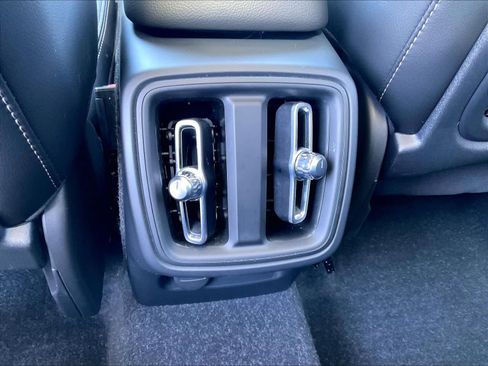 Used 2023 Volvo XC40 B5 Ultimate w/ Protection Package Premier AWD/4WD image 37