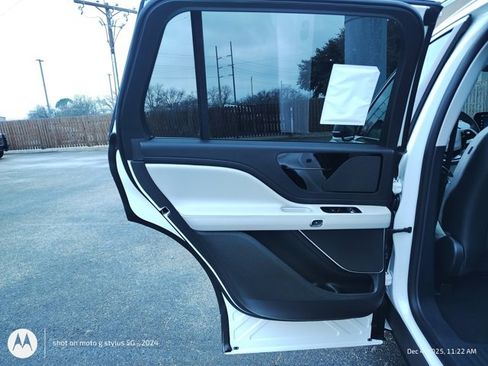 New 2026 Lincoln Aviator 2WD image 15