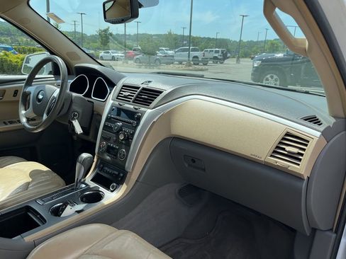 Used 2009 Chevrolet Traverse LT FWD image 26