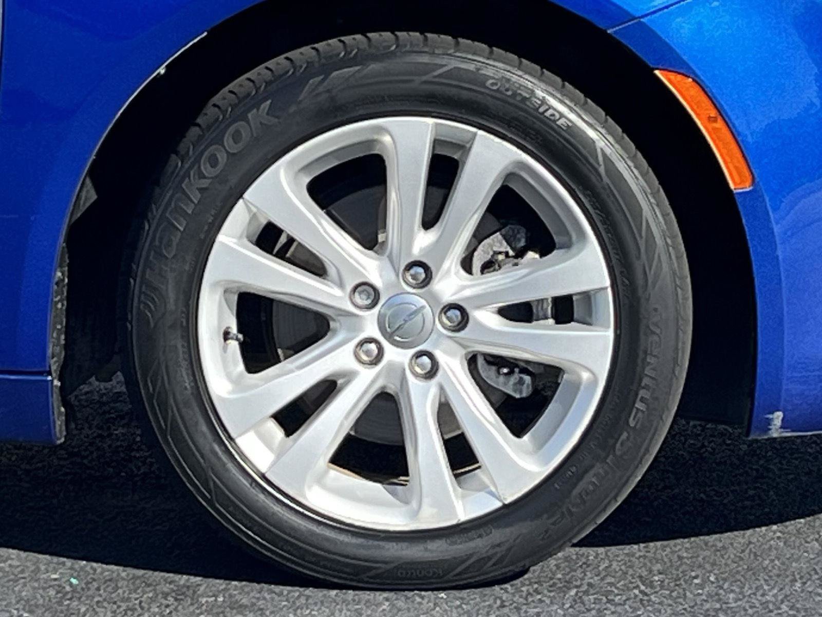 Used 2016 Chrysler 200 Limited FWD image 23