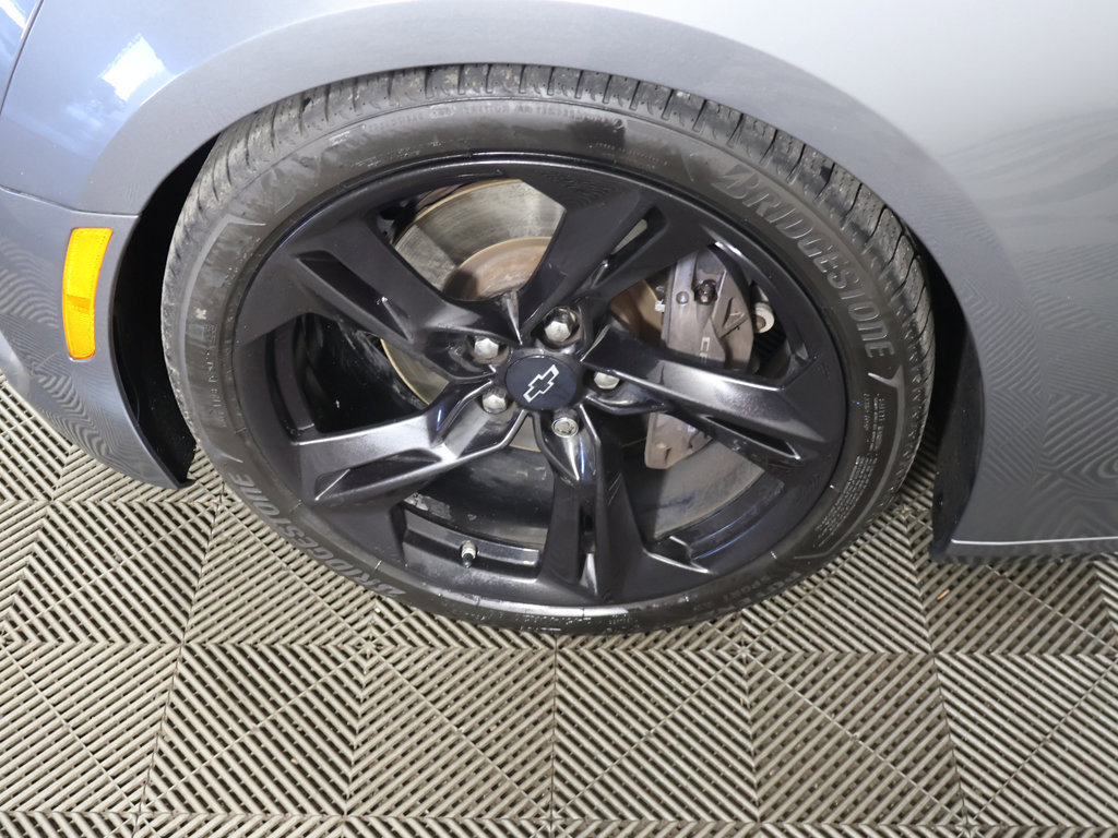 Used 2020 Chevrolet Camaro SS RWD image 18