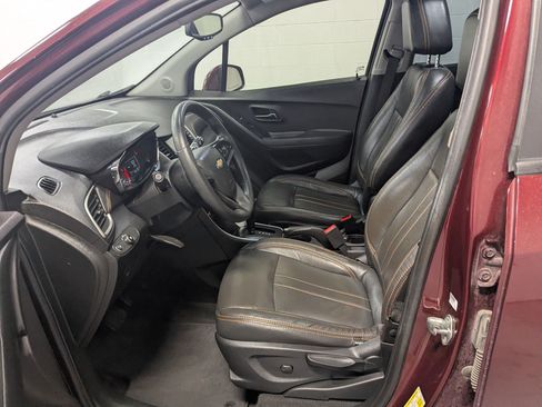 Used 2017 Chevrolet Trax LS FWD image 19