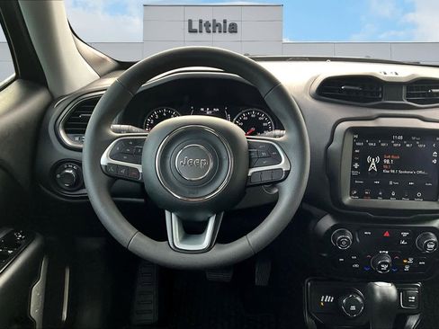 Used 2023 Jeep Renegade Latitude image 15