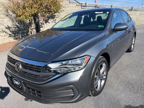 Used 2024 Volkswagen Jetta SE image 28