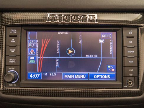 Used 2011 Ferrari California image 17